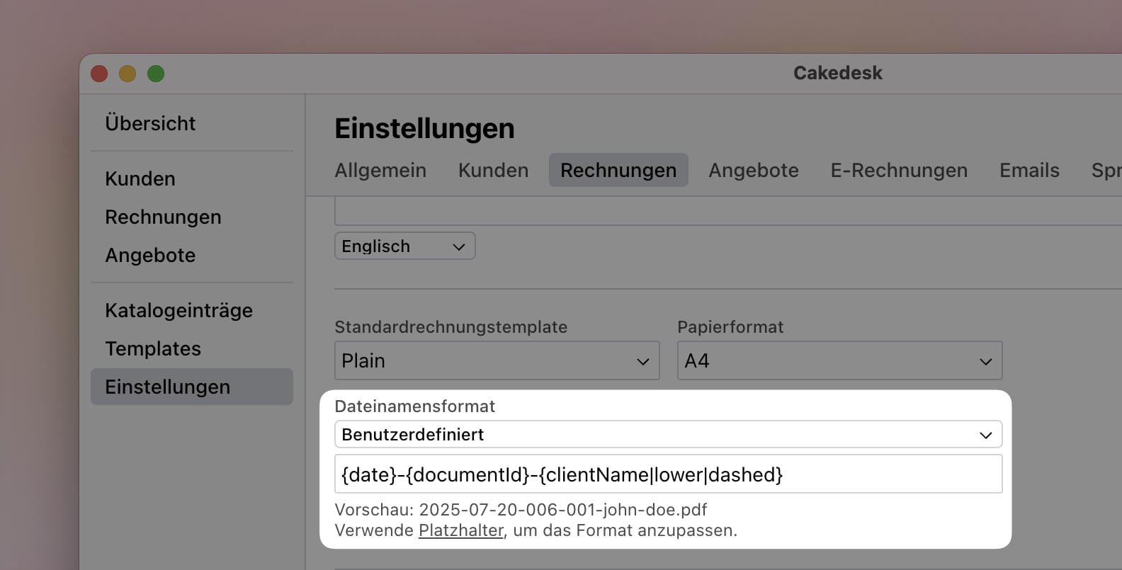 Cakedesk Rechnungseinstellungen zeigen ein benutzerdefiniertes Dateinamensformat.